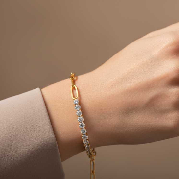 Pulsera Mita Circonitas Mitad Clip de Acero Inoxidable y Baño de Oro 18k