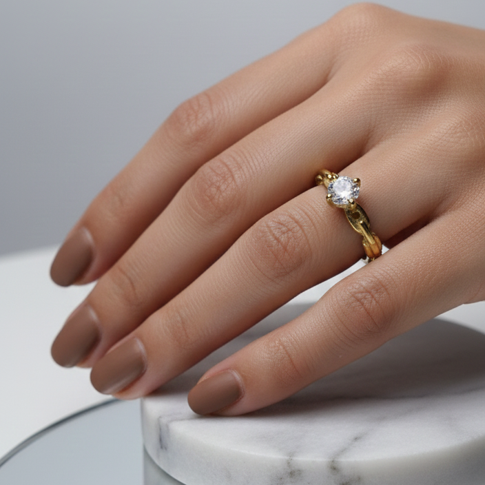 Anillo Solitario Nudo de Amor de Acero Inoxidable y Baño de Oro 18k