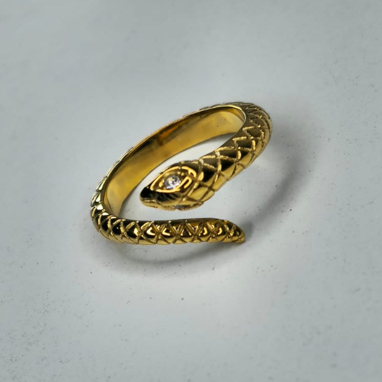 Anillo de serpiente ajustable hehcho de acero inoxidable de calidad resistente al agua y bañado en oro 18k